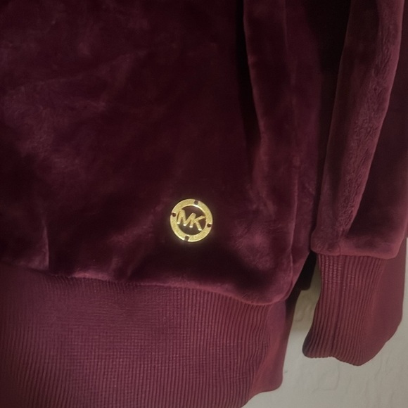 MICHAEL MICHAEL KORS Plus Size Velour Off-The-Shoulder Top - Picture 5 of 8